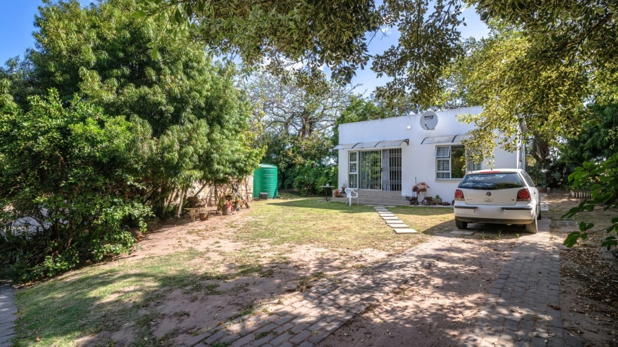 5 Bedroom Property for Sale in Sunrise On Sea Eastern Cape